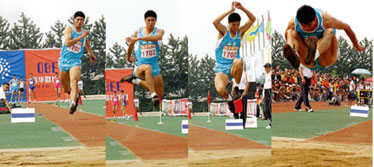 中国男子三级跳远选手仲敏维